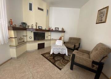 Фото номера Дом с 5 спальнями Дома для отпуска Velibash House г. Велика 25
