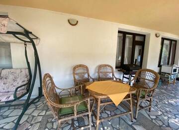 Фото номера Дом с 5 спальнями Дома для отпуска Velibash House г. Велика 83