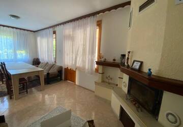Фото номера Дом с 5 спальнями Дома для отпуска Velibash House г. Велика 68