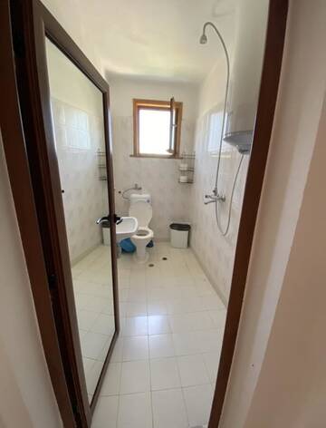 Фото номера Дом с 5 спальнями Дома для отпуска Velibash House г. Велика 33
